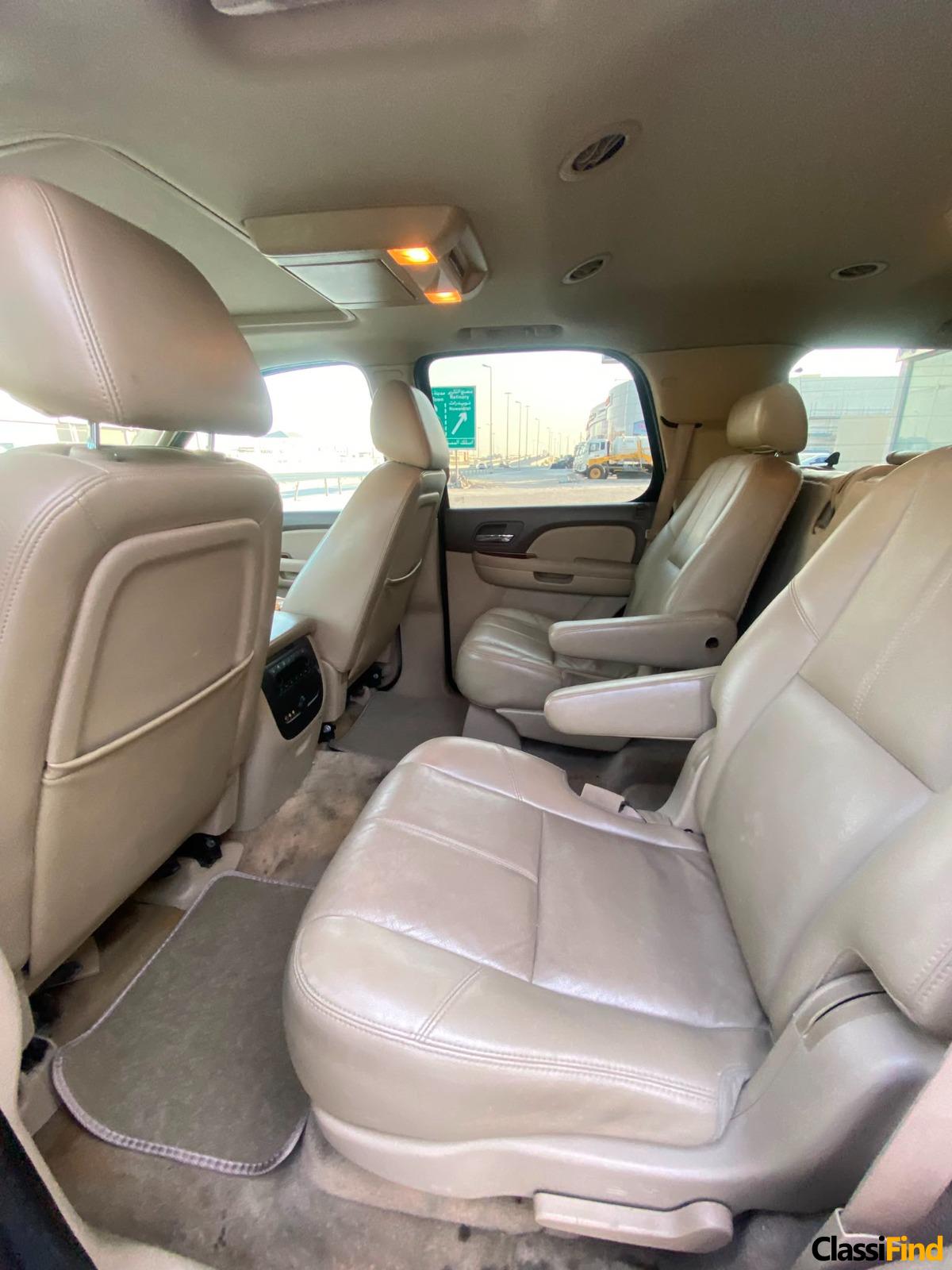 GMC Yukon 2009 (Maroon)