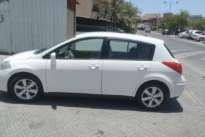 نيسان تيدا هاتشباك 2011 بحالة نظيفة للبيع