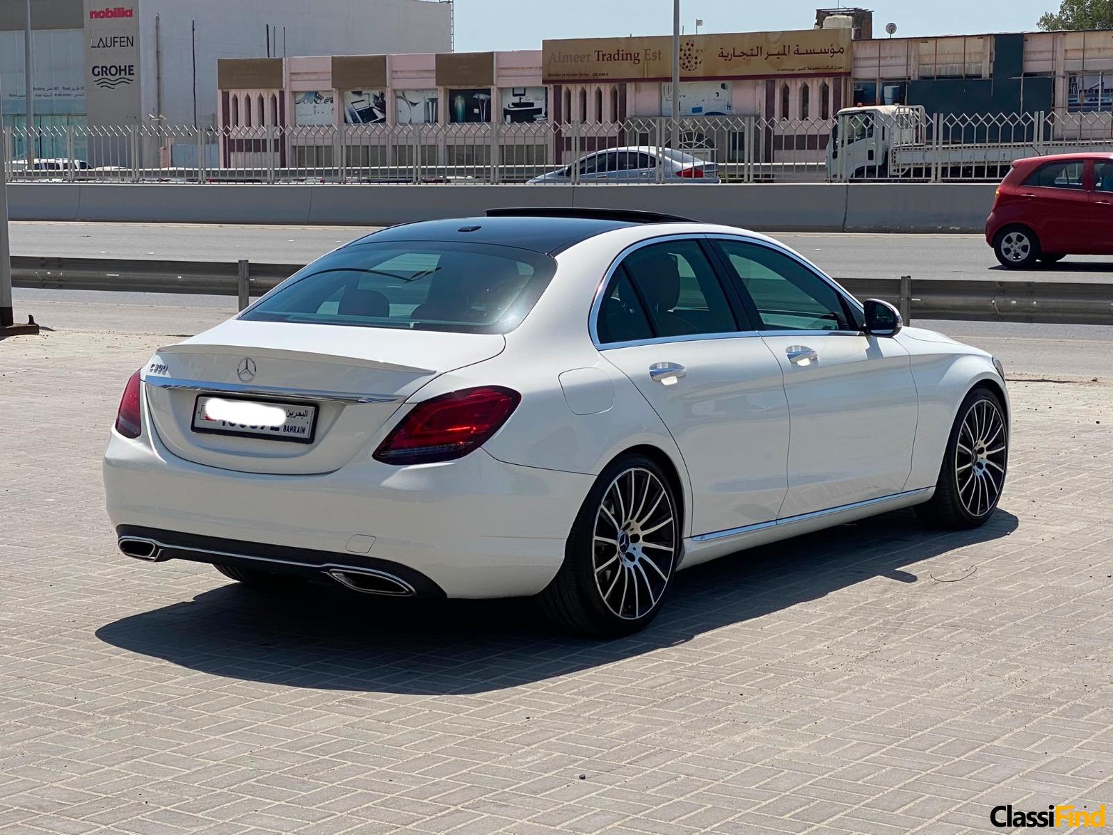 Mercedes Benz C-300 / 2019 (White)
