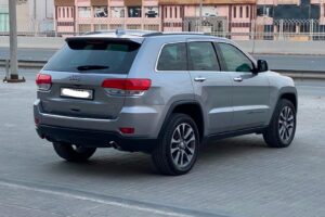 Jeep Grand Cherokee LTD 2018 (Silver)