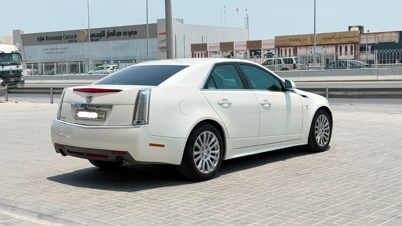 Cadillac CTS 2011 (White)