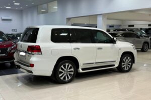 Toyota Land Cruiser VX-S 2016 (White)