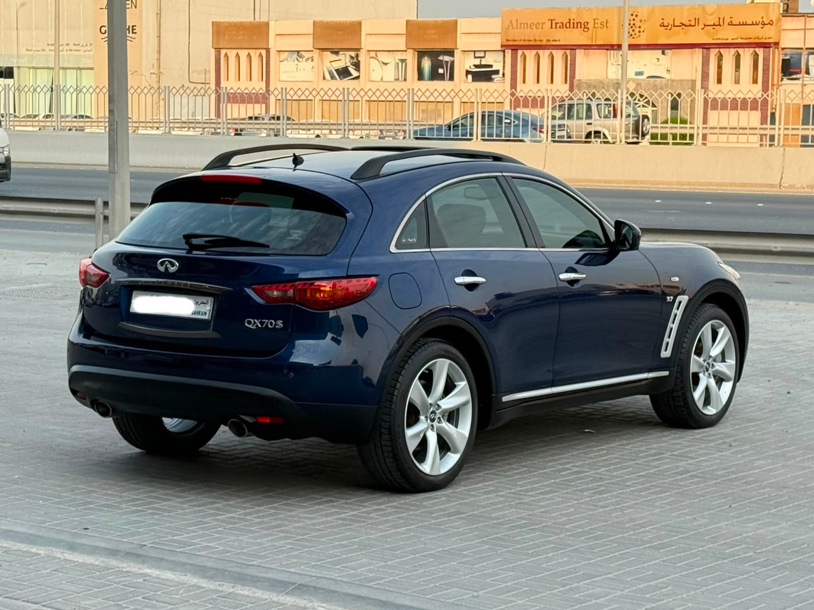 Infiniti QX70 2015 (Blue)