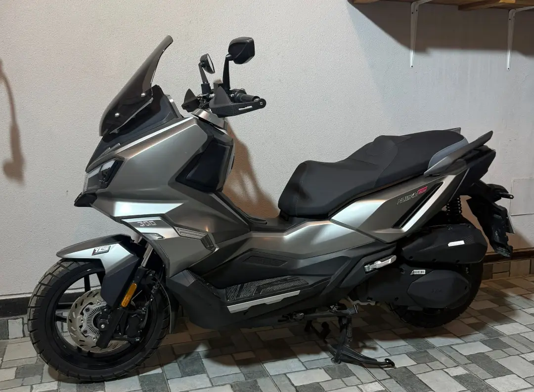 SYM Husky ADV 300 Scooter 2025 Model: Advanced Features, Performance, and Design Innovations