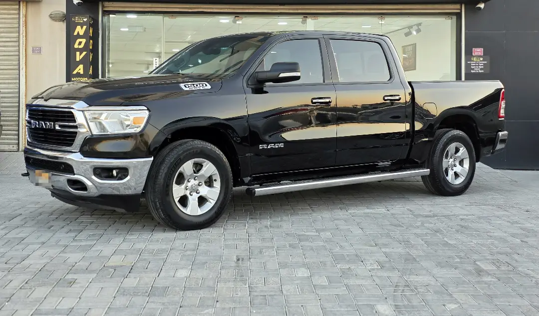 2020 Dodge Ram 1500 Bighorn 4×4 V8 5.7-Liter Truck – Powerful Performance & Advanced Features