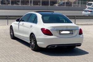 Mercedes Benz C-300 / 2019 (White)