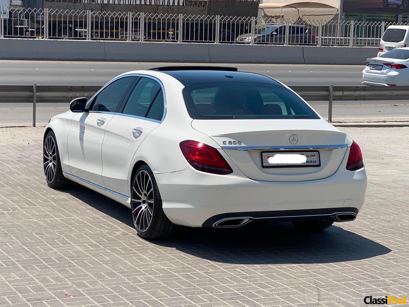 Mercedes Benz C-300 / 2019 (White)