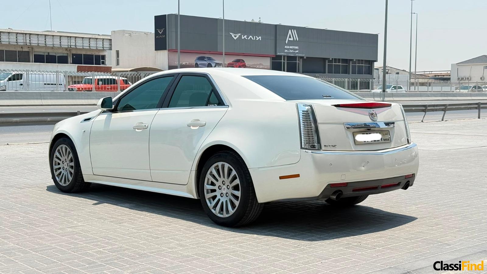Cadillac CTS 2011 (White)