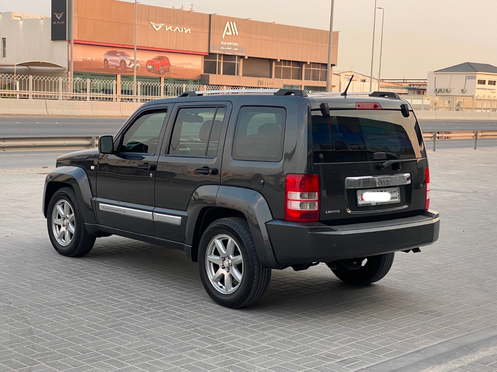 Jeep Grand Cherokee LTD 2010 (Black)