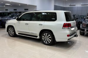Toyota Land Cruiser VX-S 2016 (White)