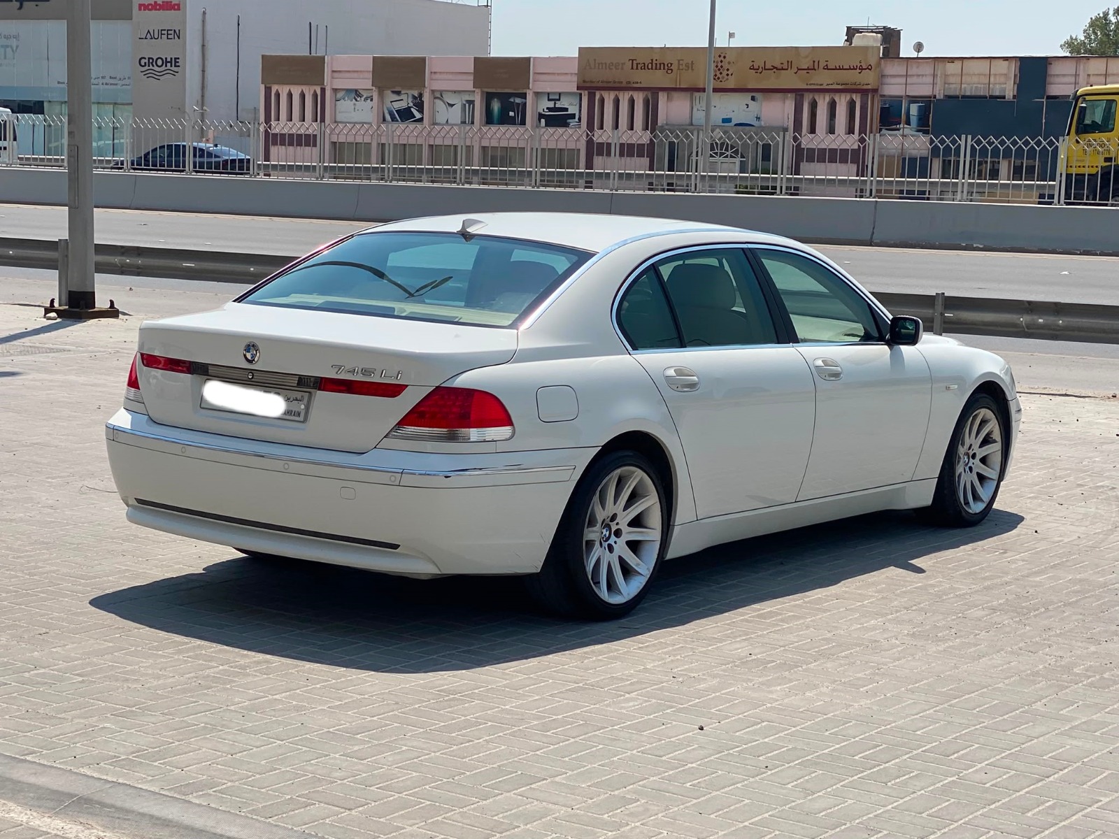 BMW 745Li 2003 (White)