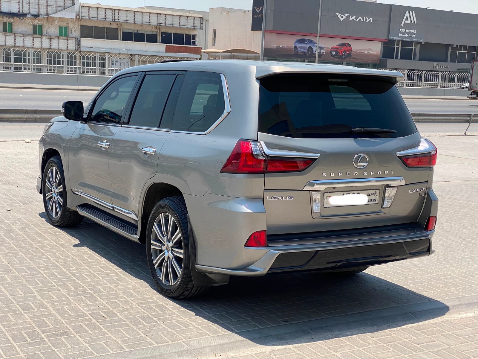 Lexus LX-570 S 2016 (Silver)