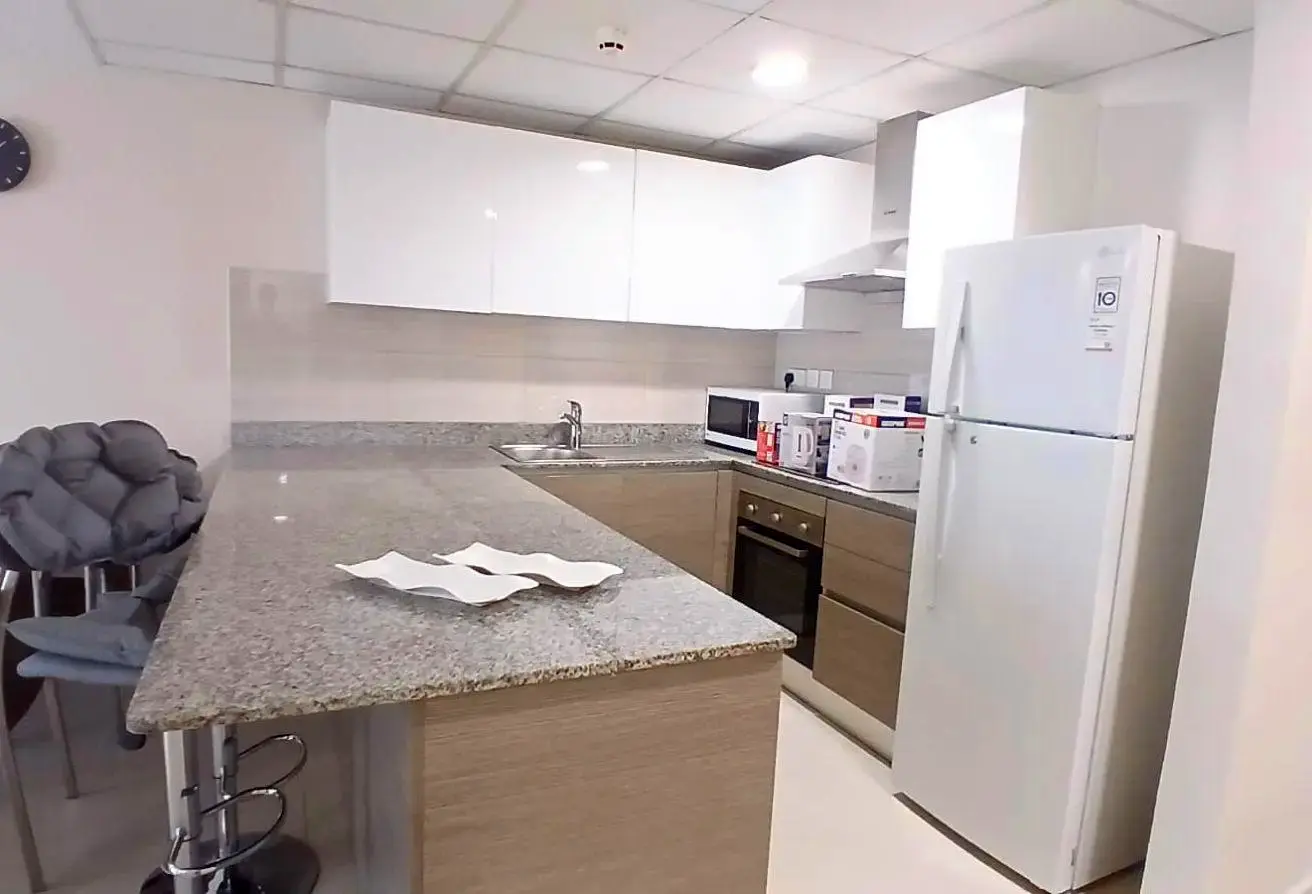 Luxury 2BR Apartment for Rent in Amwaj Avenue – Sea View, Gym, Pool, Housekeeping Included