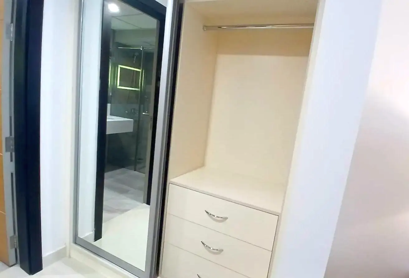 2BR Luxury Apartment for Rent in Amwaj Avenue, Sea View