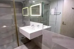 2BR Luxury Apartment for Rent in Amwaj Avenue, Sea View