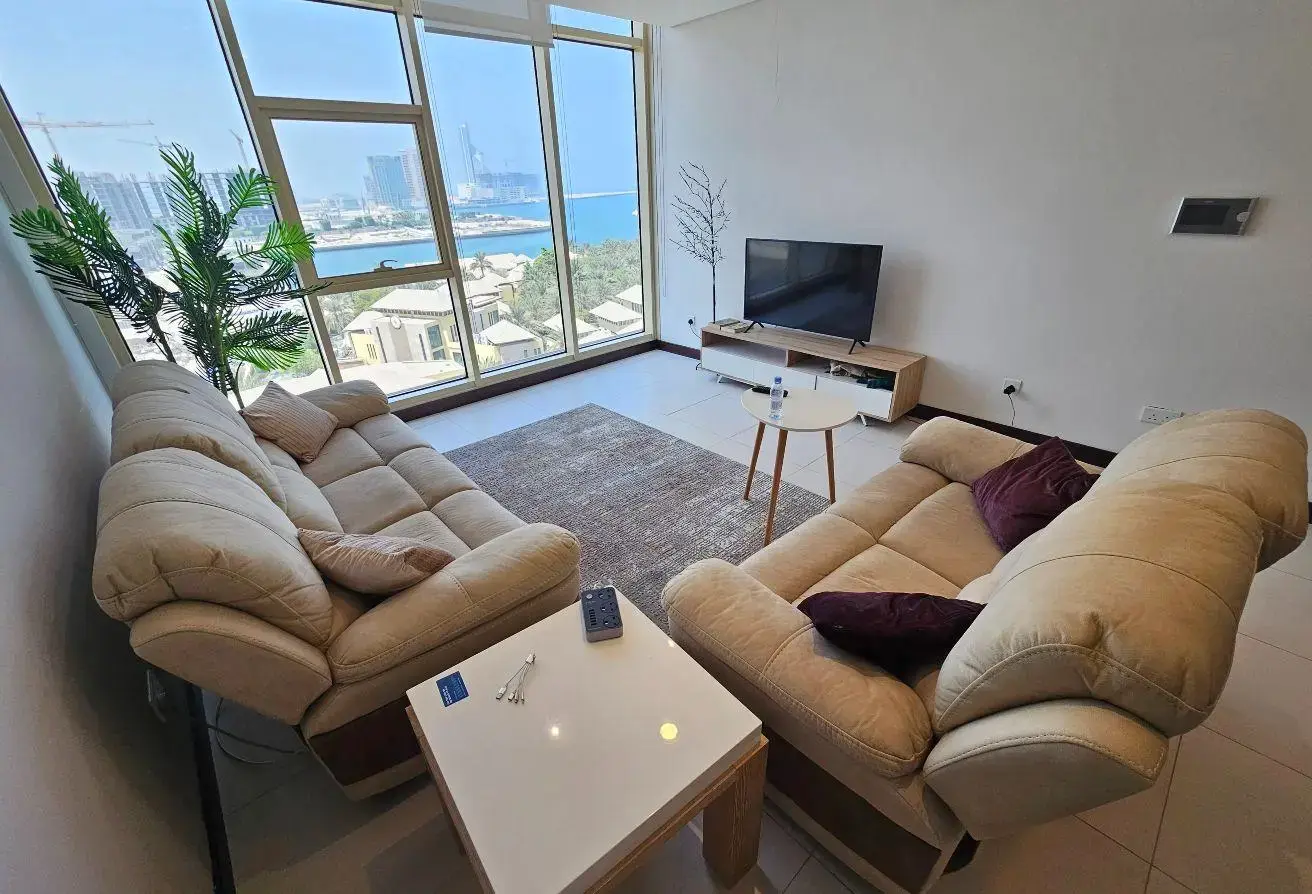 Luxury Apartments for Rent in Reef Island: Stunning Island Views, Outdoor Pool, Barbecue Area, and Fully Equipped Gym