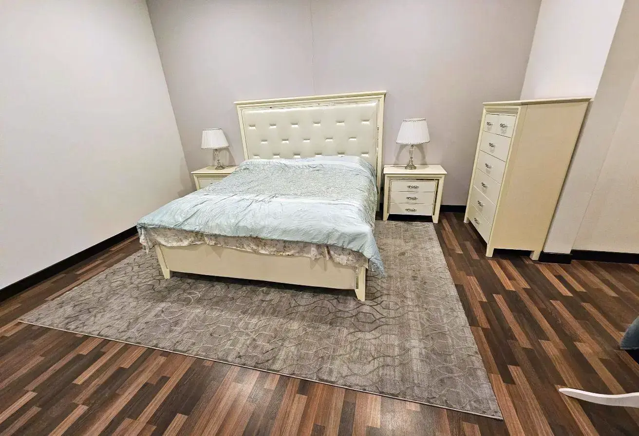 Luxury Apartments for Rent in Reef Island: Stunning Island Views, Outdoor Pool, Barbecue Area, and Fully Equipped Gym