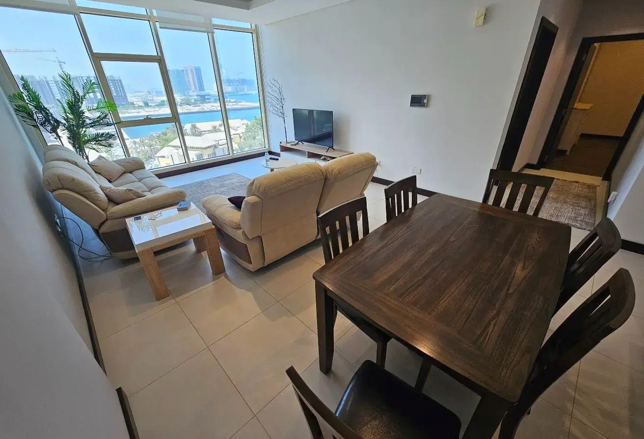 Luxury Apartments for Rent in Reef Island: Stunning Island Views, Outdoor Pool, Barbecue Area, and Fully Equipped Gym