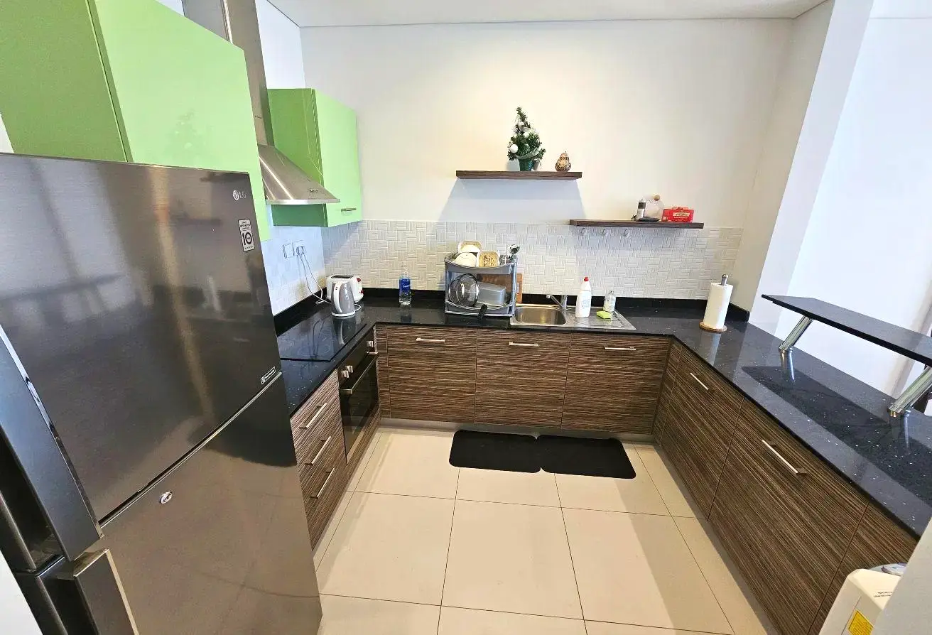 Luxury Apartments for Rent in Reef Island: Stunning Island Views, Outdoor Pool, Barbecue Area, and Fully Equipped Gym