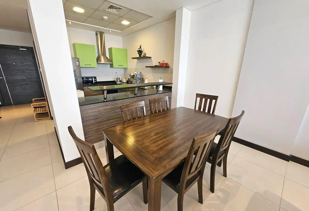 Luxury Apartments for Rent in Reef Island: Stunning Island Views, Outdoor Pool, Barbecue Area, and Fully Equipped Gym