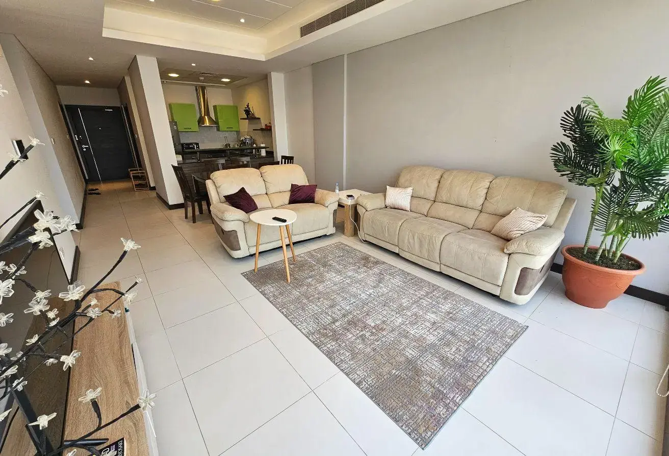 Luxury Apartments for Rent in Reef Island: Stunning Island Views, Outdoor Pool, Barbecue Area, and Fully Equipped Gym