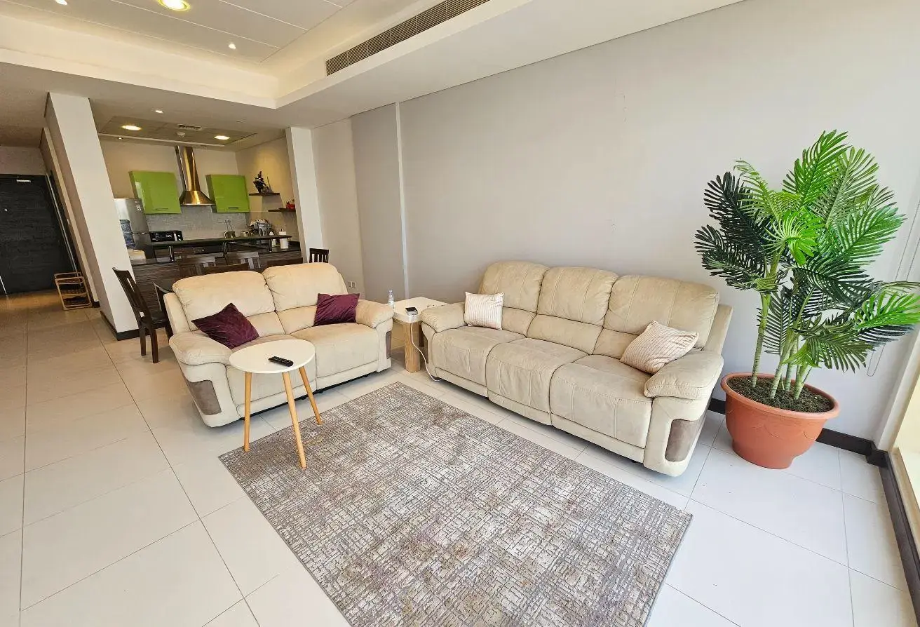 Luxury Apartments for Rent in Reef Island: Stunning Island Views, Outdoor Pool, Barbecue Area, and Fully Equipped Gym