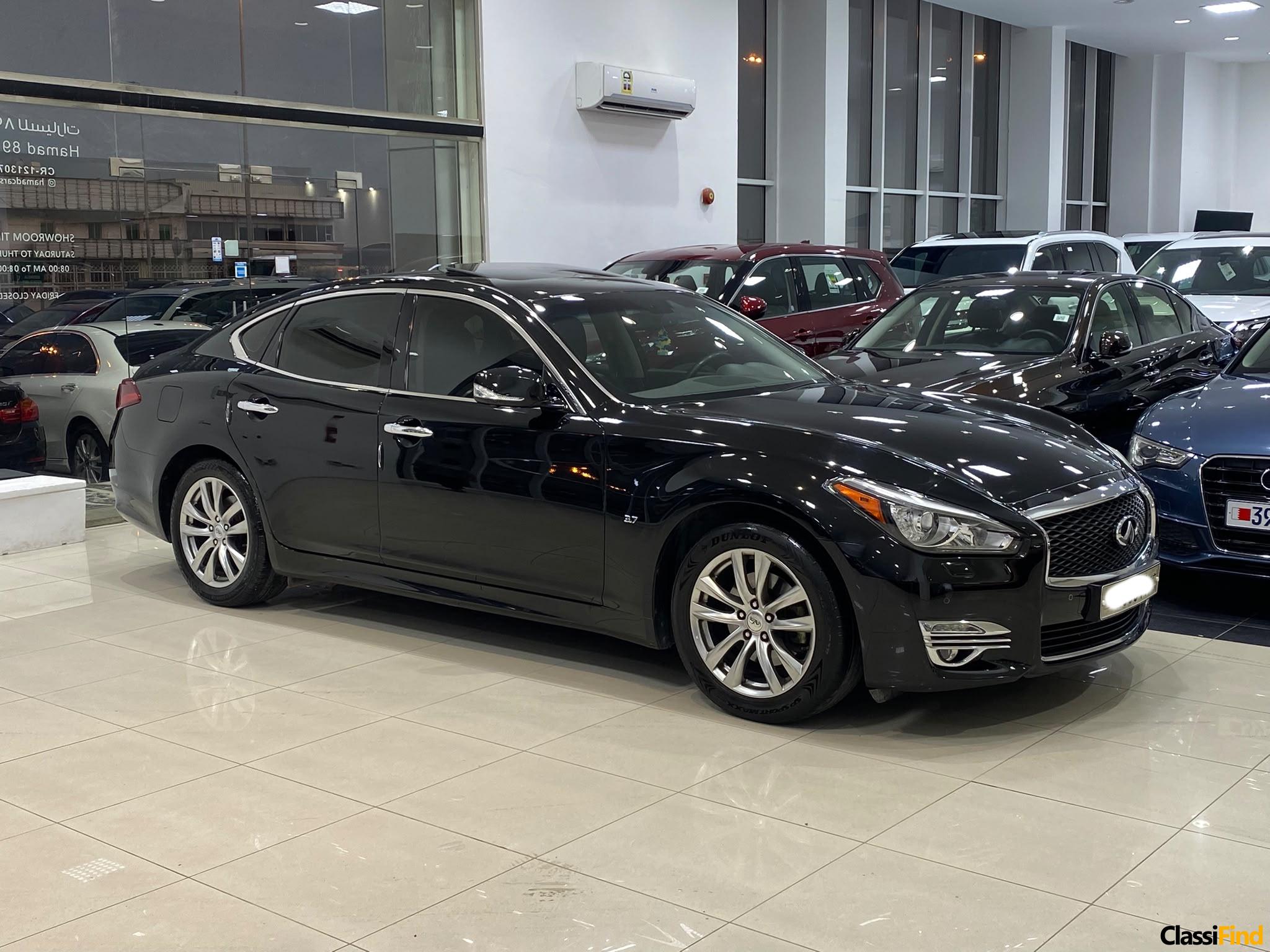 Infiniti Q70 / 2018 (Black)