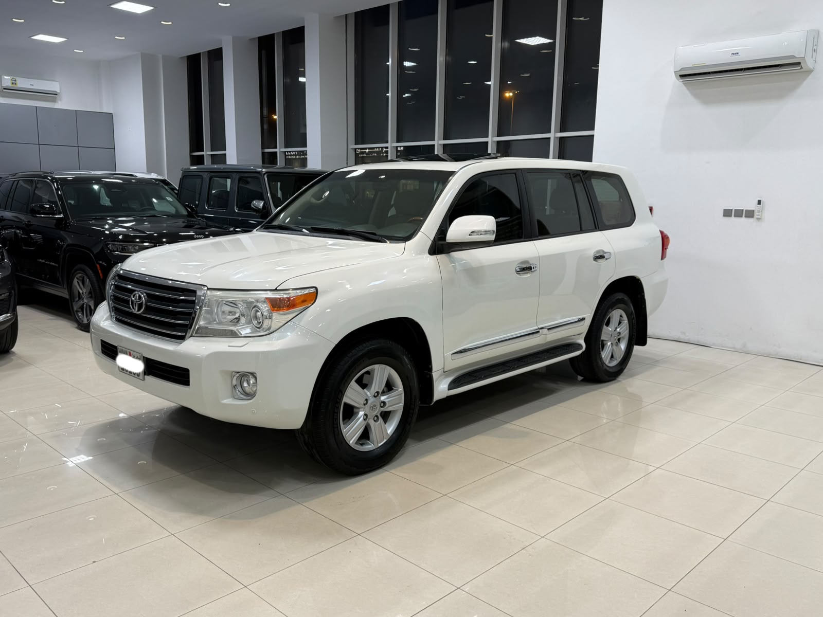 Toyota Land Cruiser GX-R 2015 (White)