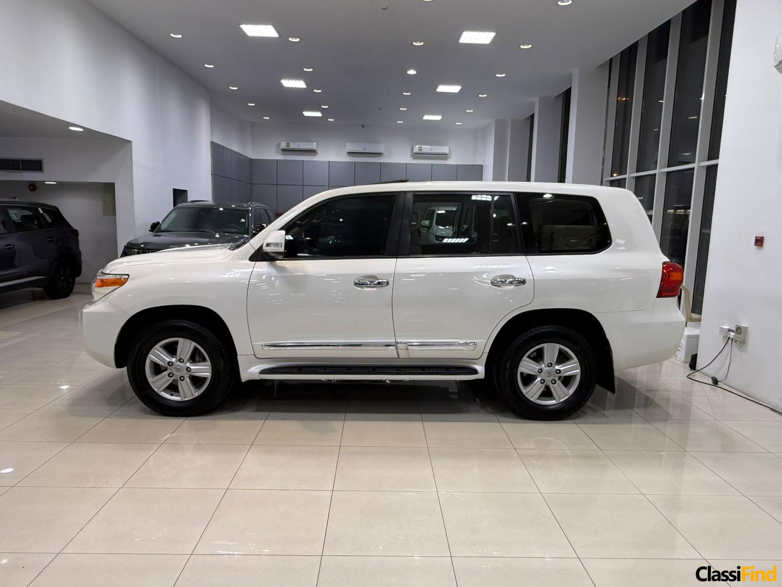 Toyota Land Cruiser GX-R 2015 (White)