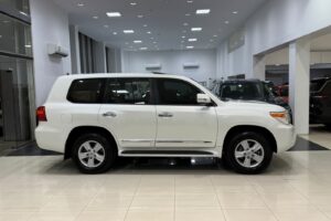 Toyota Land Cruiser GX-R 2015 (White)