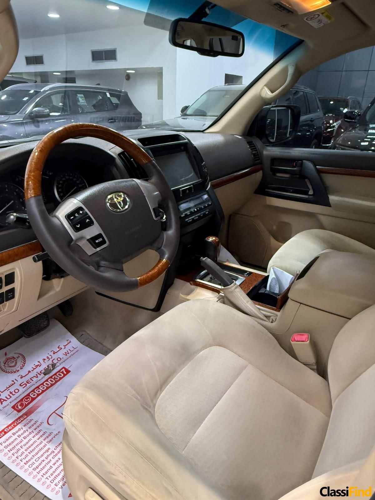 Toyota Land Cruiser GX-R 2015 (White)