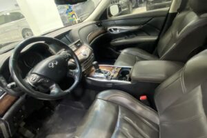 Infiniti Q70 / 2018 (Black)