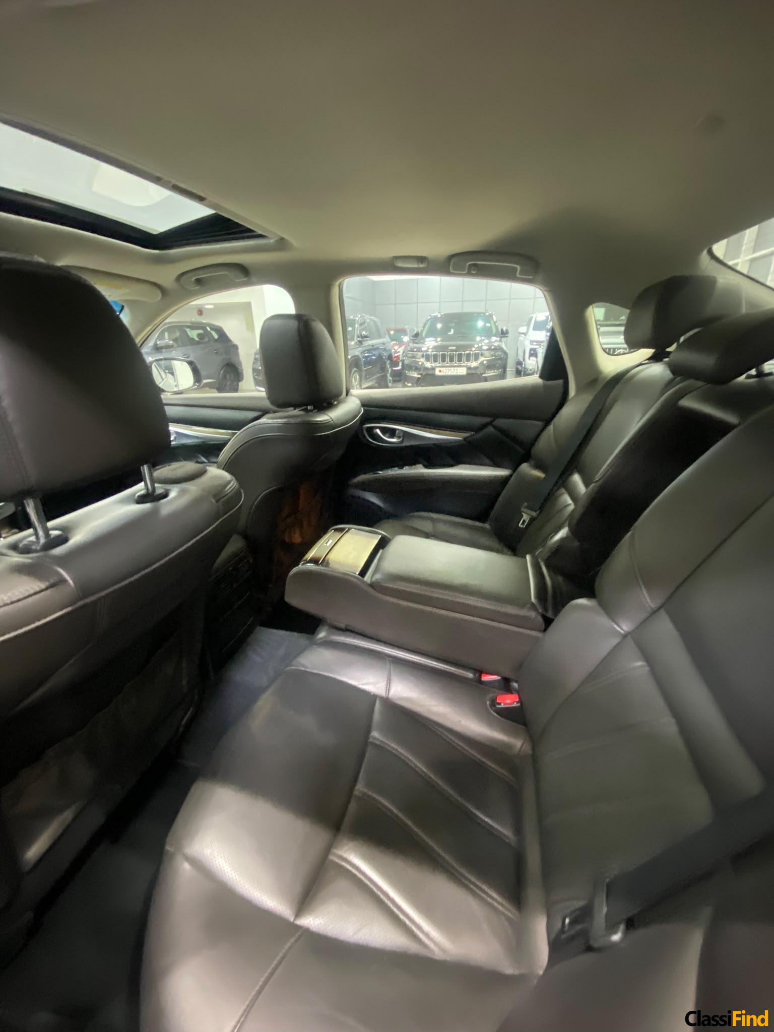 Infiniti Q70 / 2018 (Black)