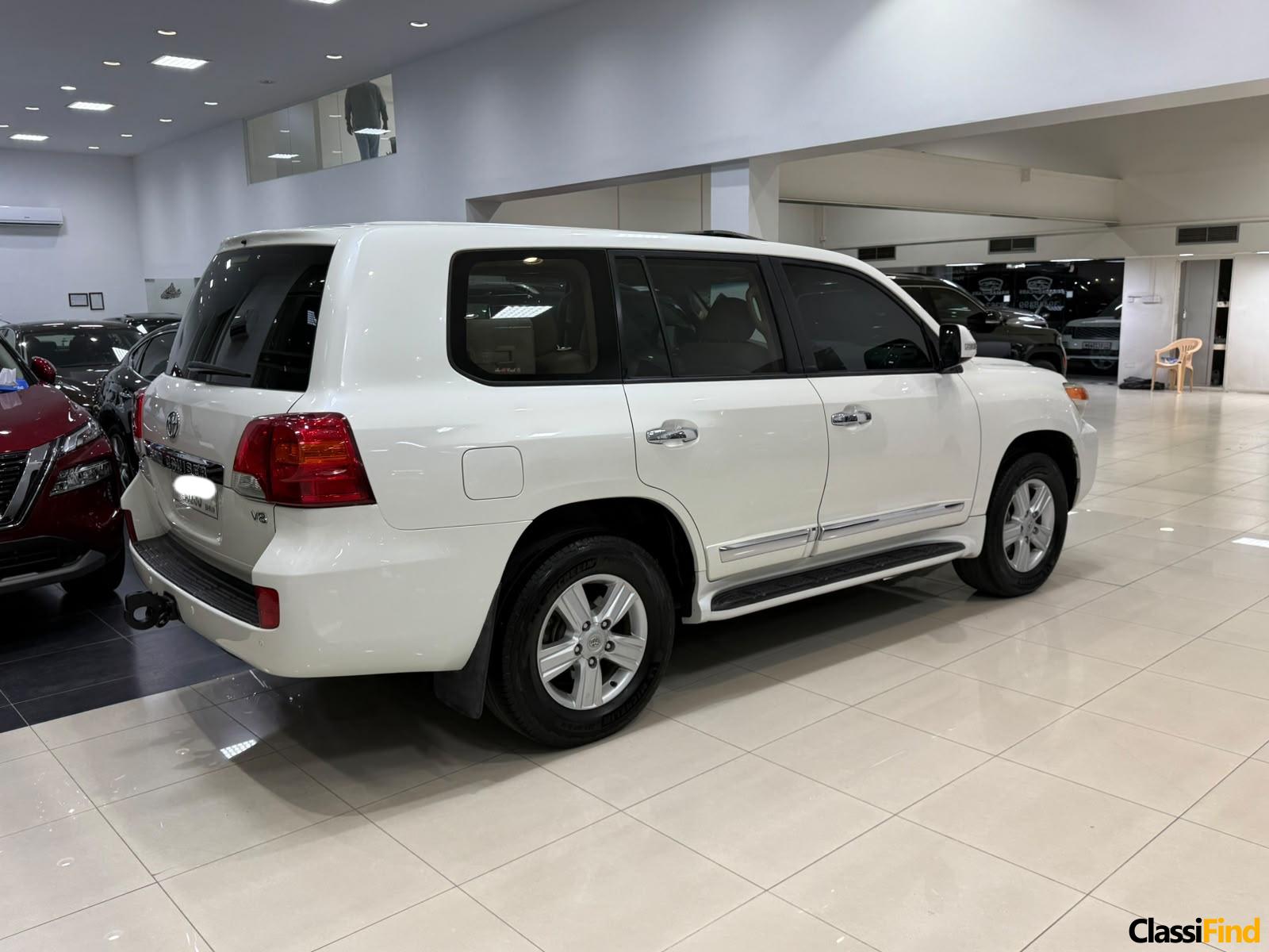 Toyota Land Cruiser GX-R 2015 (White)