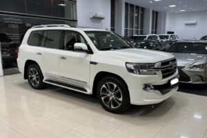 Toyota Land Cruiser GX-R 2020 (White)
