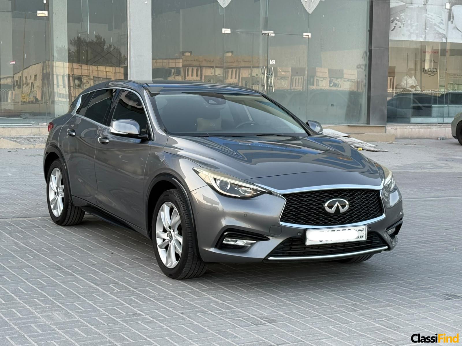 Infiniti Q30 / 2019 (Grey)