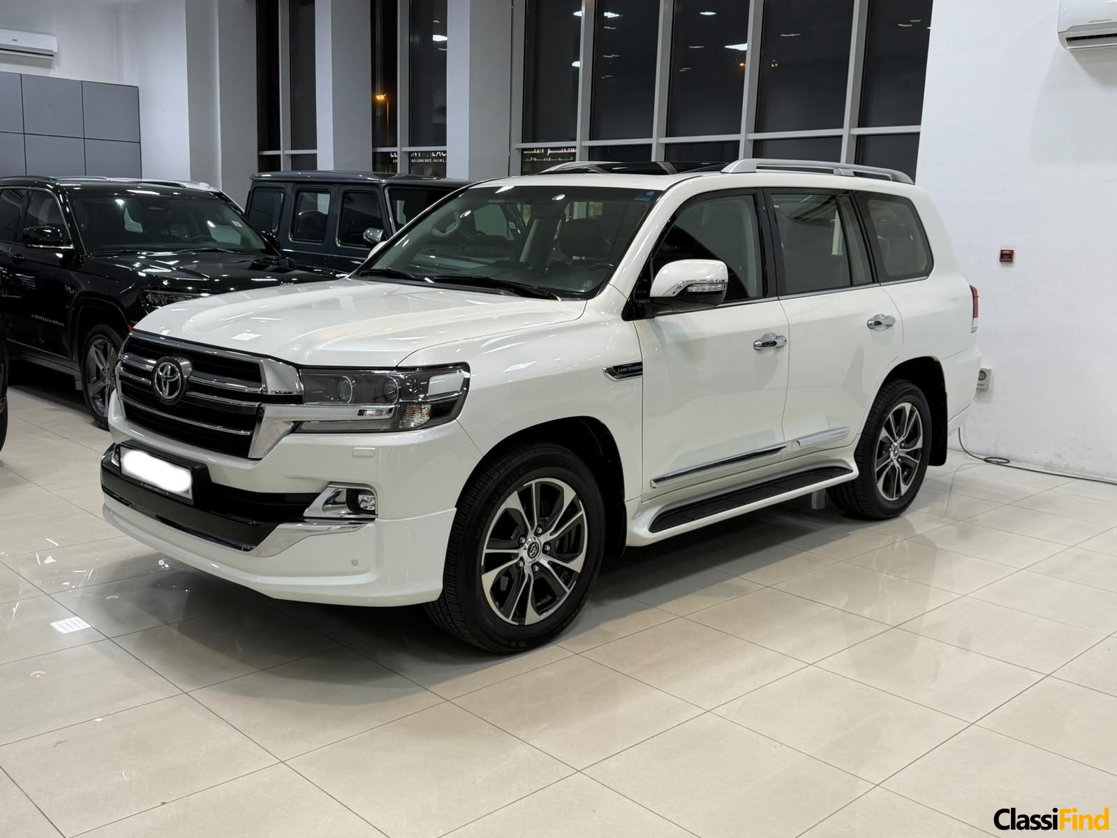 Toyota Land Cruiser GX-R 2020 (White)