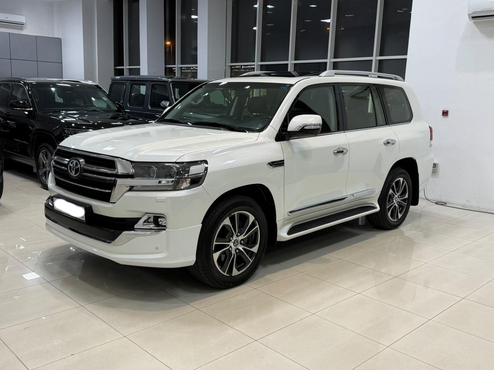 Toyota Land Cruiser GX-R 2020 (White)