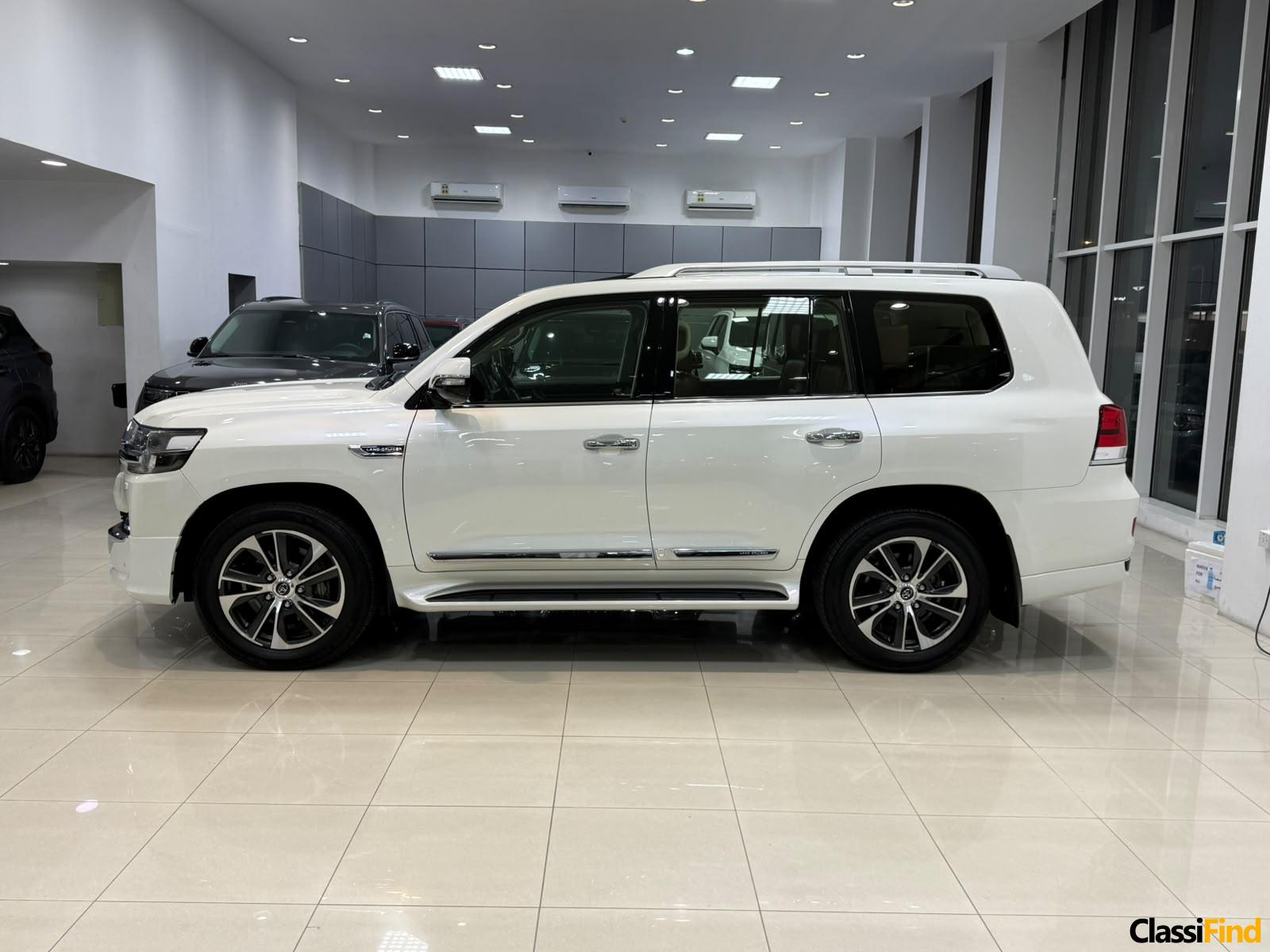 Toyota Land Cruiser GX-R 2020 (White)
