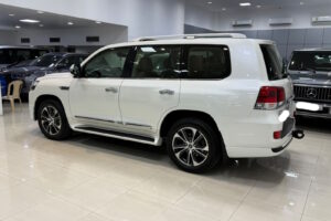 Toyota Land Cruiser GX-R 2020 (White)