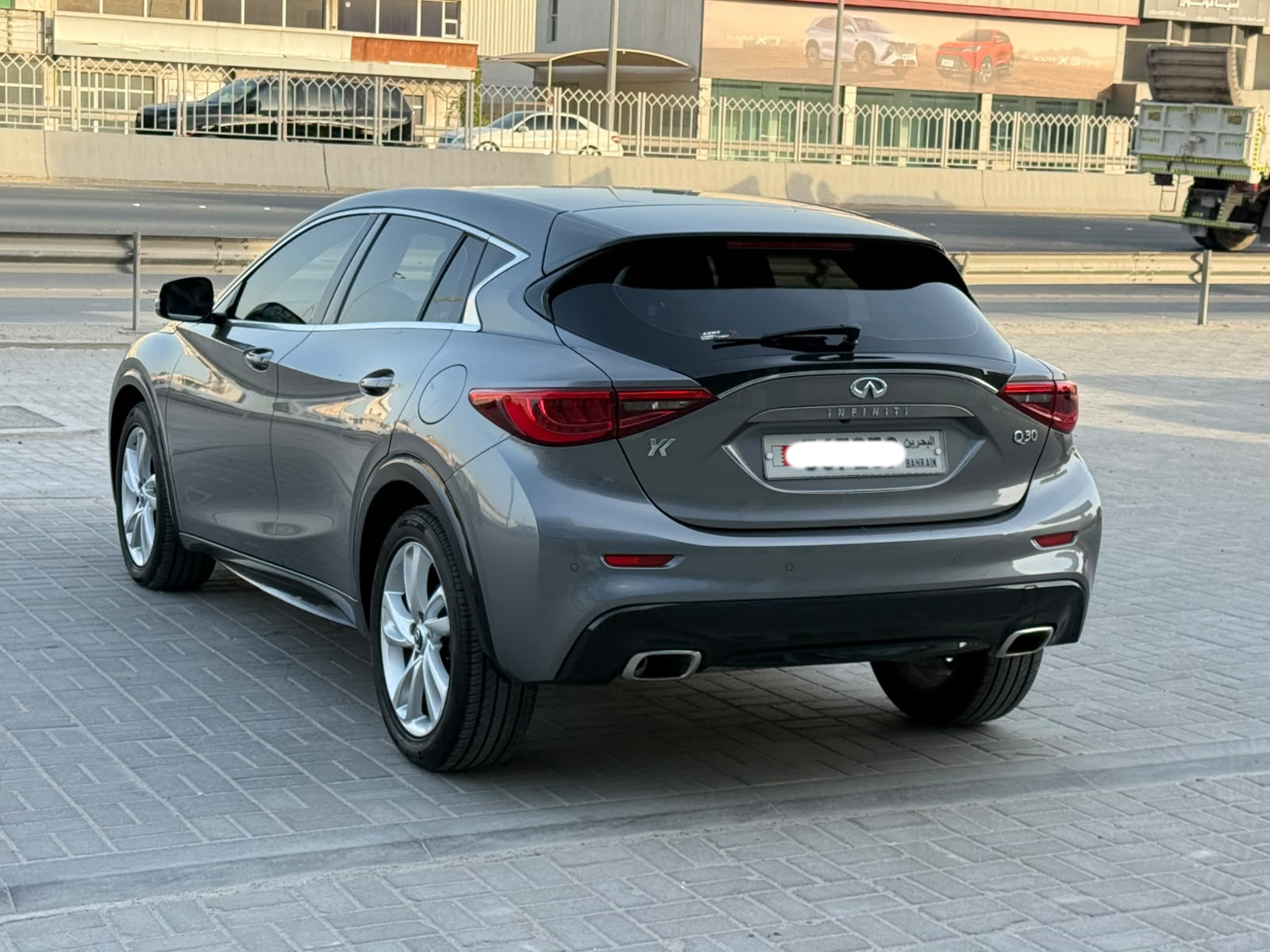 Infiniti Q30 / 2019 (Grey)