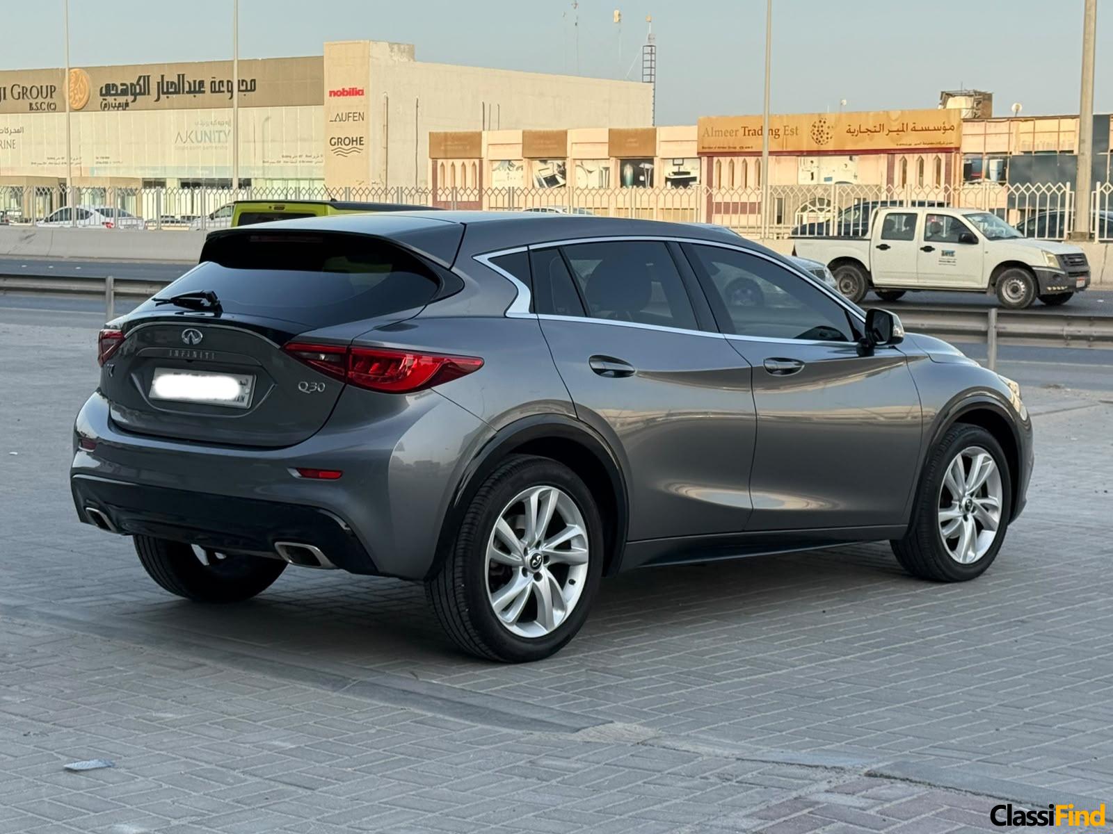 Infiniti Q30 / 2019 (Grey)