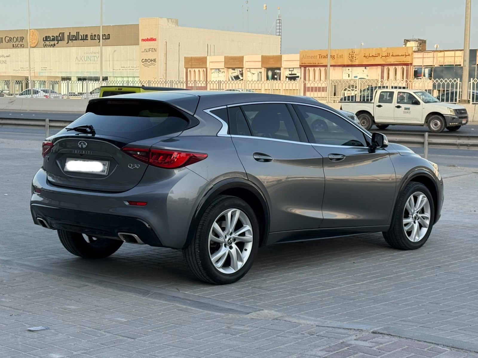 Infiniti Q30 / 2019 (Grey)