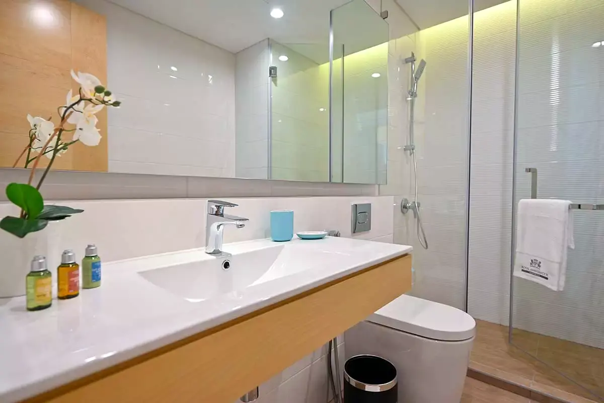 Luxury Serviced Hotel Apartments in Seef – Managed by Royal Ambassador