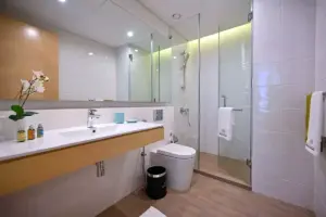 Luxury Serviced Hotel Apartments in Seef – Managed by Royal Ambassador