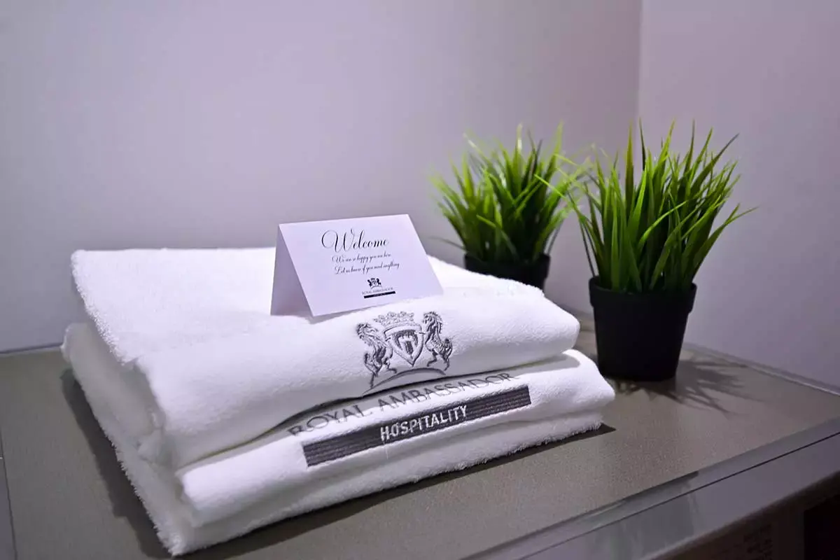 Luxury Serviced Hotel Apartments in Seef – Managed by Royal Ambassador