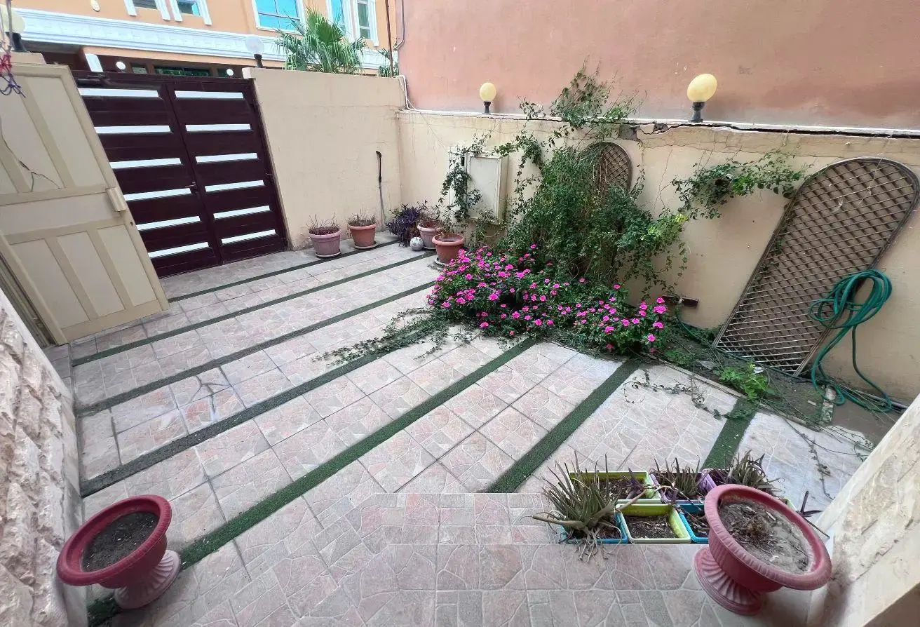 Elegant 4-Bedroom Villa with Pool for Sale in New Hidd