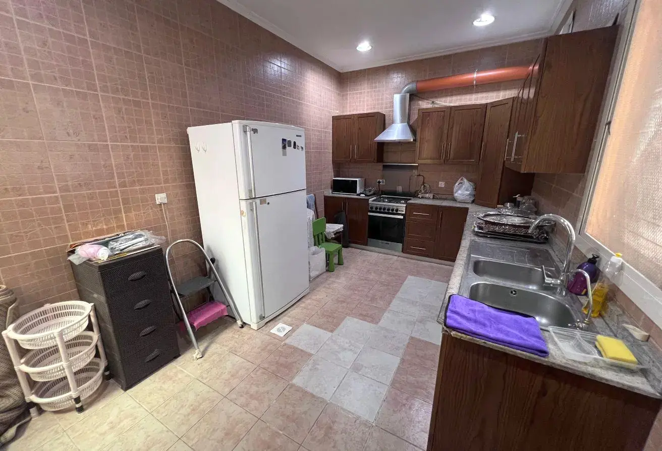 Elegant 4-Bedroom Villa with Pool for Sale in New Hidd