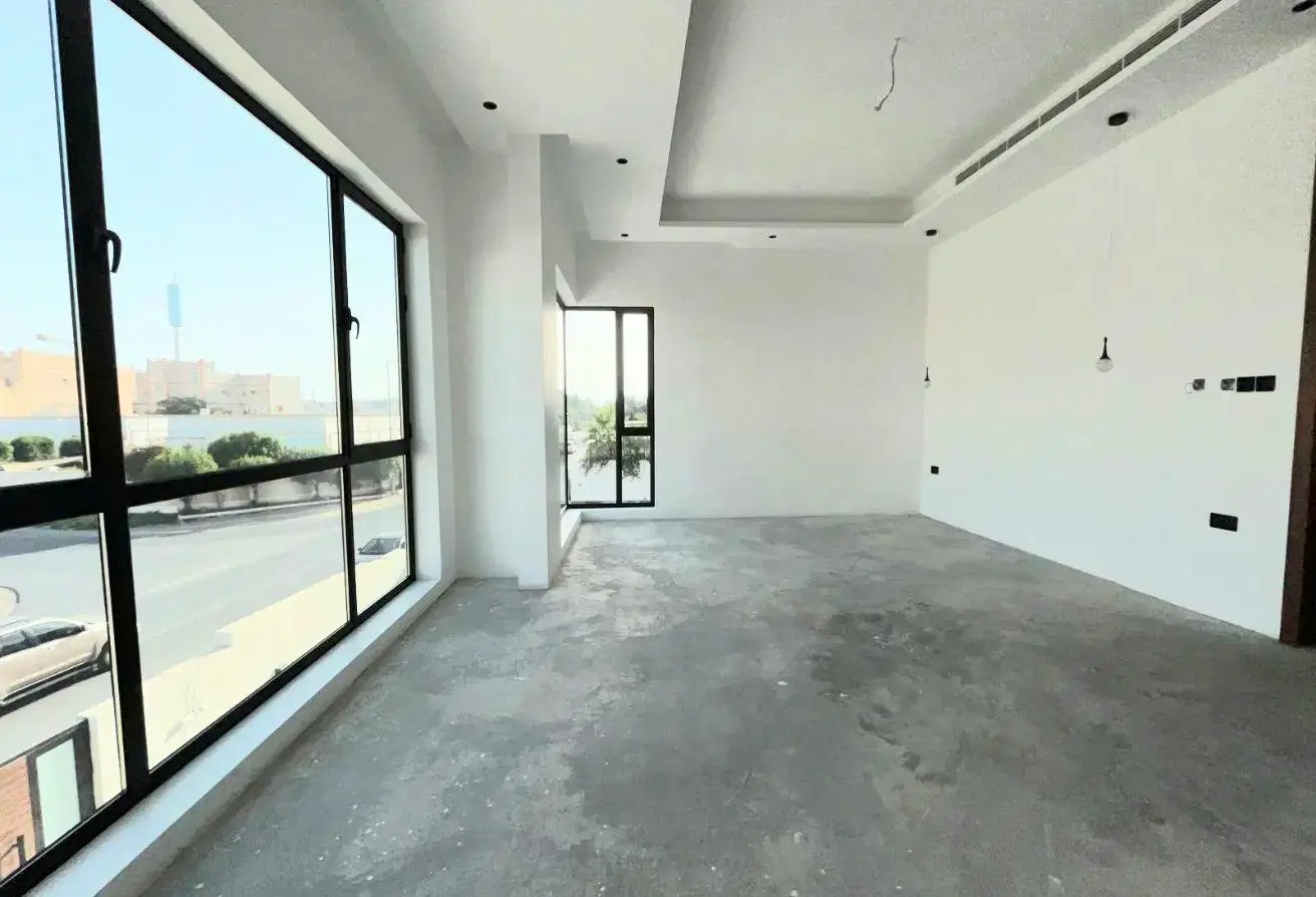 Luxury Brand New Villas for Sale in Prime Saar Location – Ready to Move In