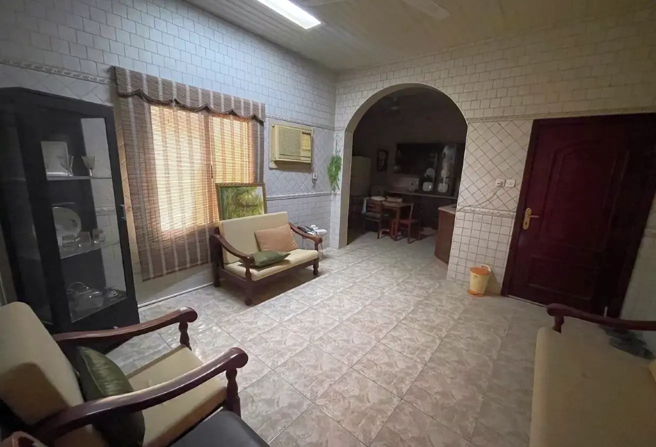 4-Bedroom Villa for Sale in Sanad – Al Nasfah